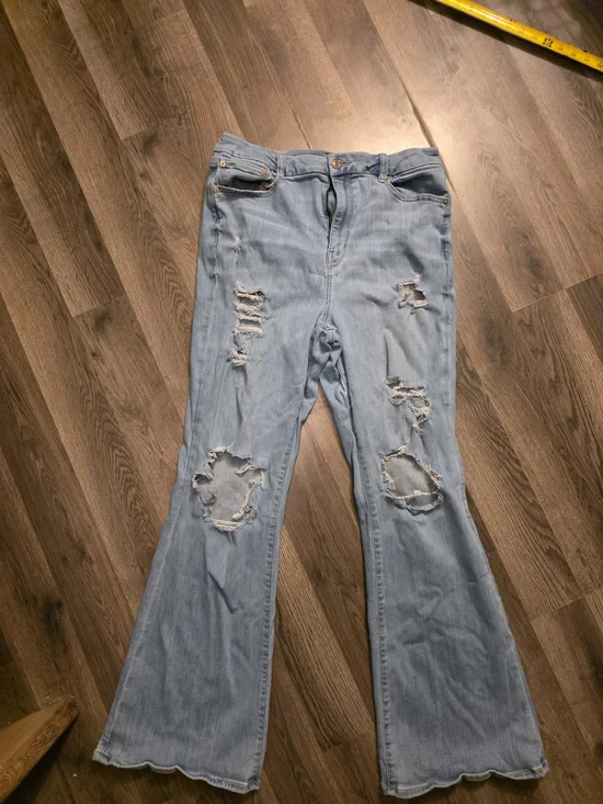 American Eagle Outfitters Light Blue Distressed Flare Jeans - Picture 1 of 6
